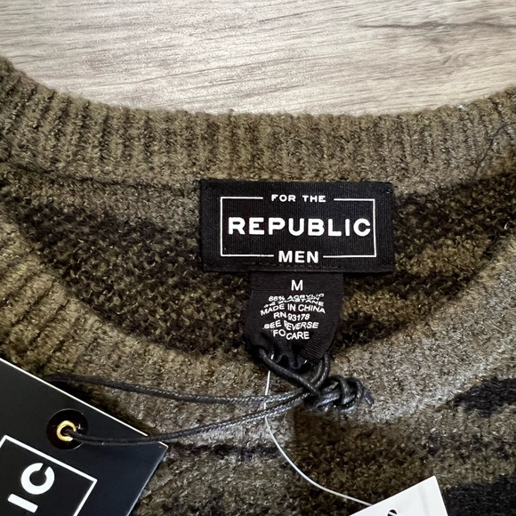 Men’s For the Republic Camo sweater size M - Picture 3 of 6